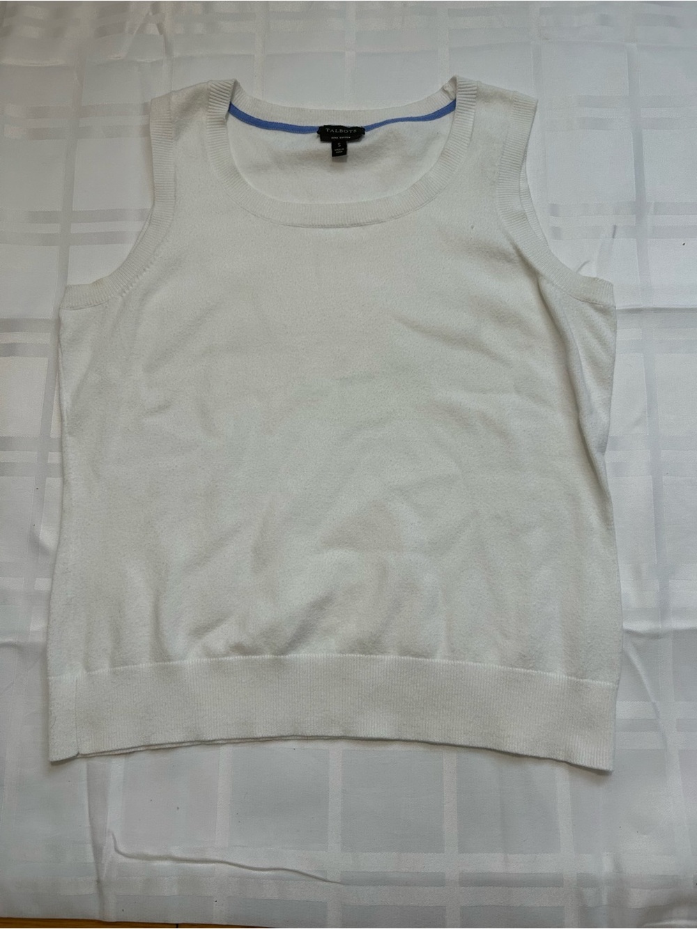 100% Pima Cotton Talbots White Crewneck Sleeveles Knit Shell with Blue Neck Trim
